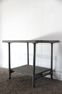 Plevrá - Industrial Side Table
